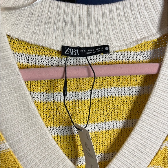 NWT Zara Striped Yellow & White Sweater Vest Size Small - Picture 2 of 3